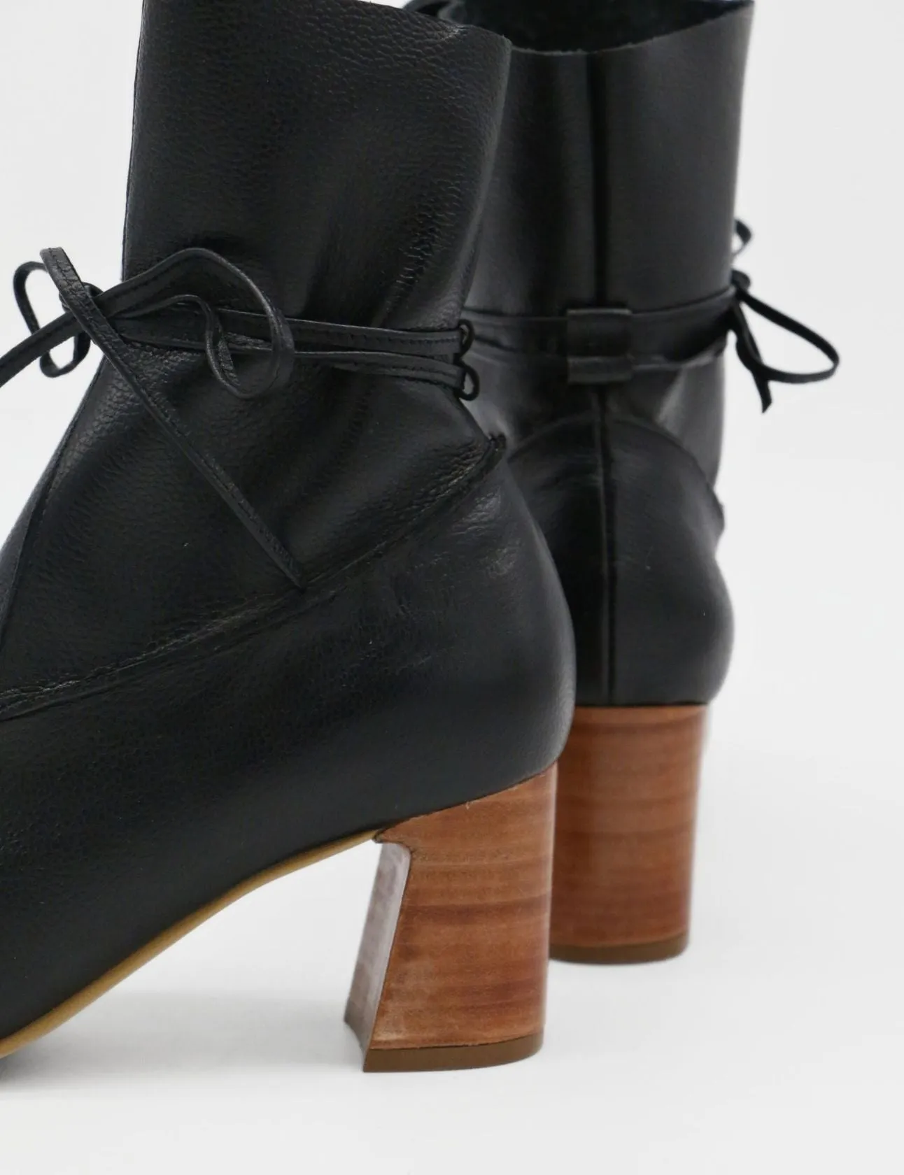 Awakening ankle boots in black leather laces womens shoes