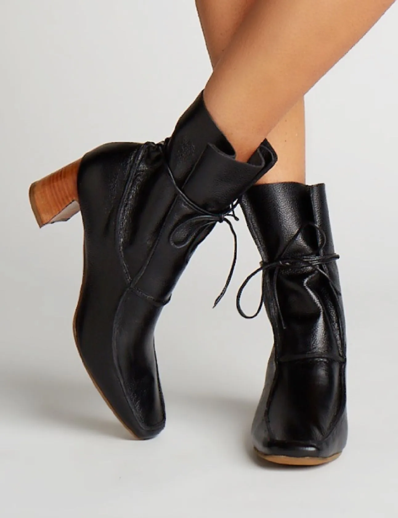 Awakening ankle boots in black leather laces womens shoes