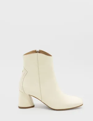 Kofan ankle boots in off white leather womens shoes